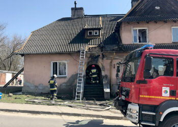 Pożar w kamienicy przy ulicy Robotniczej w Starachowicach / słuchacz