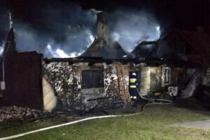 Pożar domu w Sędziszowicach / KP PSP w Kazimierzy Wielkiej