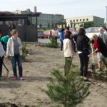 Sędziszów. Sadzenie 100 drzew na 100-lecie niepodległości / Ewa Pociejowska - Gawęda / Radio Kielce