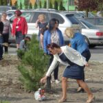 Sędziszów. Sadzenie 100 drzew na 100-lecie niepodległości / Ewa Pociejowska - Gawęda / Radio Kielce