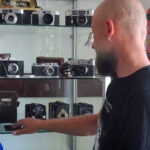 Wystawa aparatów fotograficznych Piotra Walerona w Jędrzejowie / Ewa Pociejowska-Gawęda / Radio Kielce