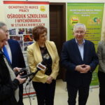 Od lewej: Jacek Sabat, komendant wojewódzki OHP (zasłonięty), Danuta  Krępa, Krzysztof Lipiec, poseł PiS,  Agnieszka Kuś, kierownik Ośrodka  Szkolno-Wychowawczego w Starachowicach / Tomasz Piwko / Radio Kielce