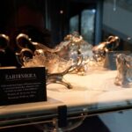 Kielce. Wystawa zabytkowe patery w Galerii „Kostiumeria” Kieleckiego Centrum Kultury. Żardiniera / Bartłomiej Zapała / Radio Kielce