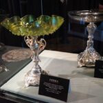 Kielce. Wystawa zabytkowe patery w Galerii „Kostiumeria” Kieleckiego Centrum Kultury. Patera figuralna / Bartłomiej Zapała / Radio Kielce