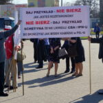 Wyjazd do Warszawy uczestników obchodów 8. rocznicy katastrofy smoleńskiej / Michał Kita / Radio Kielce