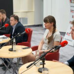 Studio Polityczne Radia Kielce. Od lewej: Jarosław Rusiecki, PiS, Maciej Kmita, PO, Karol Kliś, PSL, Magdalena Fogiel-Litwinek, Stowarzyszenie Kukiz'15, Piotr Kopacz, Nowoczesna / Kamil Król / Radio Kielce