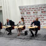 Studio Polityczne. Na zdjęciu: Marek Kwitek - poseł PiS, Lucjan Pietrzczyk - PO, Magdalena Fogiel-Litwinek - Kukiz'15, Paweł Garbuzik - PSL, Kamila Wojda - Nowoczesna / Karol Żak / Radio Kielce