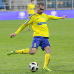 Rewanżowy mecz półfinału Pucharu Polski: Arka Gdynia - Korona Kielce. Marcus Vinicius, strzelec bramki dla Arki / Krzysztof Bujnowicz / Radio Kielce