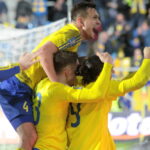 Rewanżowy mecz półfinału Pucharu Polski: Arka Gdynia - Korona Kielce. Radość gospodarzy po zdobyciu gola / Krzysztof Bujnowicz / Radio Kielce