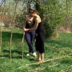 Obchody Dnia Ziemi w Centrum Edukacji i Kultury „Szklany Dom” w Ciekotach. Jedną z największych atrakcji były warsztaty wyplatania wiklinowych konstrukcji prowadzone przez artystę Jana Sajdaka / Karol Żak / Radio Kielce