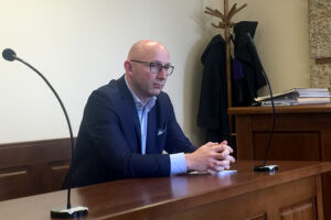 Marcin Perz (na zdjęciu), prezes Specjalnej Strefy Ekonomicznej „Starachowice”, podczas rozprawy sądowej / Monika Miller / Radio Kielce
