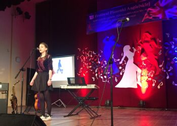 Powiatowy Konkurs Piosenki Angielskiej w Sandomierzu / Grażyna Szlęzak-Wójcik / Radio Kielce