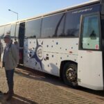 Wyjazd z Sandomierza 50-osobowej grupy osób na uroczystości do Warszawy z okazji 8 rocznicy katastrofy smoleńskiej / Grażyna Szlęzak-Wójcik / Radio Kielce