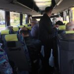 Wyjazd z Sandomierza 50-osobowej grupy osób na uroczystości do Warszawy z okazji 8 rocznicy katastrofy smoleńskiej / Grażyna Szlęzak-Wójcik / Radio Kielce