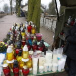 01.04.2018 Kielce. Cmentarz Stary. Kielczanie w Wielkanoc odwiedzają groby bliskich / Jarosław Kubalski / Radio Kielce