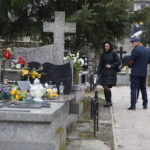 01.04.2018 Kielce. Cmentarz Stary. Kielczanie w Wielkanoc odwiedzają groby bliskich / Jarosław Kubalski / Radio Kielce