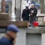 01.04.2018 Kielce. Cmentarz Stary. Kielczanie w Wielkanoc odwiedzają groby bliskich / Jarosław Kubalski / Radio Kielce