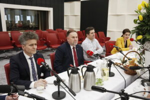 02.04.2018 Studio Polityczne w Radiu Kielce. Senator Krzysztof Słoń, poseł Marek Kwitek, senator Jacek Włosowicz i poseł Marzena Okła -Drewnowicz / Jarosław Kubalski / Radio Kielce