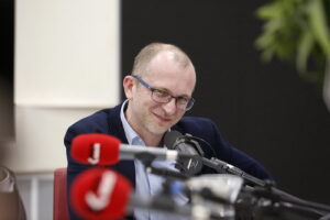 02.04.2018 Studio Polityczne w Radiu Kielce. Prowadzący audycje Bartłomiej Zapała / Jarosław Kubalski / Radio Kielce