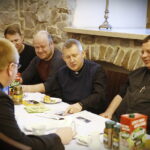 12.04.2018 Święty Krzyż. Misjonarze Oblaci pracujący na Ukrainie odwiedzili klasztor / Jarosław Kubalski / Radio Kielce