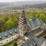 16.04.2018 Kielce. Karczówka. Klasztor. remont wieży / Jarosław Kubalski / Radio Kielce