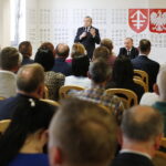 21.04.2018 Jędrzejów. Minister Kultury i Dziedzictwa Narodowego Piotr Gliński spotkał się z mieszkańcami / Jarosław Kubalski / Radio Kielce