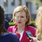 21.04.2018 Opatów.  Parlamentarzyści PiS podczas konferencji prasowej. Poseł Anna Krupka / Jarosław Kubalski / Radio Kielce