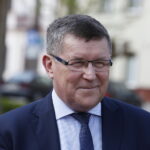 21.04.2018 Opatów.  Parlamentarzyści PiS podczas konferencji prasowej. Europoseł Zbigniew Kuźmiuk / Jarosław Kubalski / Radio Kielce