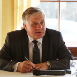 22.04.2018 Mniów. Minister Rolnictwa i Rozwoju Wsi Krzysztof Jurgiel spotkał się z mieszkańcami / Jarosław Kubalski / Radio Kielce