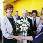 22.04.2018 Starachowice. Minister resortu Rodziny, Pracy i Polityki Społecznej Elżbieta Rafalska odwiedziła środowiskowy dom samopomocy przy ulicy Batalionów Chłopskich / Jarosław Kubalski / Radio Kielce