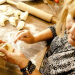 23.04.2018 Kielce. Fundacja Szansa dla Niewidomych uczy osoby niewidome gotowania w restauracji Wegemania / Jarosław Kubalski / Radio Kielce