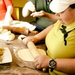 23.04.2018 Kielce. Fundacja Szansa dla Niewidomych uczy osoby niewidome gotowania w restauracji Wegemania / Jarosław Kubalski / Radio Kielce