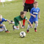 24.04.2018 Ćmińsk. Turniej piłki nożnej „Z podwórka na stadion o Puchar Tymbarku”. Mecz AMO Kielce - Hetmanik Włoszczowa / Jarosław Kubalski / Radio Kielce