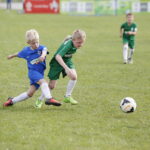 24.04.2018 Ćmińsk. Turniej piłki nożnej „Z podwórka na stadion o Puchar Tymbarku”. Mecz AMO Kielce - Hetmanik Włoszczowa / Jarosław Kubalski / Radio Kielce