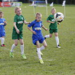 24.04.2018 Ćmińsk. Turniej piłki nożnej „Z podwórka na stadion o Puchar Tymbarku”. Mecz AMO Kielce - Hetmanik Włoszczowa / Jarosław Kubalski / Radio Kielce