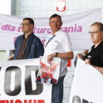 25.04.2018 Kielce. Protest pod UW przeciwko powołaniu prof. Bogdana Chazana na świętokrzyskiego konsultanta ds. ginekologii i położnictwa / Jarosław Kubalski / Radio Kielce