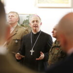 26.04.2018 Kielce. OMPiO. Wystawa malarstwa "Forty i fortyfikacje". Biskup Jan Piotrowski / Jarosław Kubalski / Radio Kielce