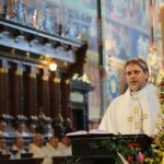 Jubileusz Kapłanów zorganizowany z okazji 200-lecia diecezji sandomierskiej. Mszy świętej w bazylice katedralnej przewodniczył biskup ordynariusz Krzysztof Nitkiewicz / Grażyna Szlęzak-Wójcik / Radio Kielce