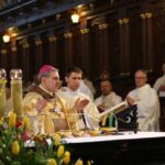 Jubileusz Kapłanów zorganizowany z okazji 200-lecia diecezji sandomierskiej. Mszy świętej w bazylice katedralnej przewodniczył biskup ordynariusz Krzysztof Nitkiewicz / Grażyna Szlęzak-Wójcik / Radio Kielce