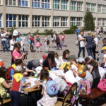 Piknik Patriotyczny w Szkole Podstawowej nr 32. Hasło pikniku "Biel i Czerwień" / Mateusz Kaczmarczyk / Radio Kielce