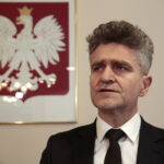 Wręczenie Krzyża Kawalerskiego Orderu Odrodzenia Polski rodzinie zmarłego ks. biskupa seniora diecezji sandomierskiej Wacława Świerzawskiego. Na zdjęciu: Krzysztof Słoń - senator RP / Marzena Mąkosa / Radio Kielce