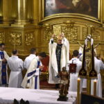 Rocznica katastrofy smoleńskiej.  Na zdjęciu: biskup Jan Piotrowski / Marzena Mąkosa / Radio Kielce