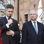 Rocznica katastrofy smoleńskiej. Na zdjęciu: Krzysztof Słoń - senator RP i Krzysztof Lipiec - poseł PiS  / Marzena Mąkosa / Radio Kielce