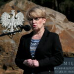 8. rocznica katastrofy smoleńskiej. Na kieleckiej Grabinie odbyły się miejskie uroczystości upamiętniające ofiary tej tragedii. Dorota Koczwańska-Kalita, naczelnik kieleckiej delegatury Instytutu Pamięci Narodowej  / Marzena Mąkosa / Radio Kielce