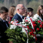 8. rocznica katastrofy smoleńskiej. Na kieleckiej Grabinie odbyły się miejskie uroczystości upamiętniające ofiary tej tragedii / Marzena Mąkosa / Radio Kielce