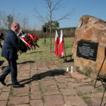 8. rocznica katastrofy smoleńskiej. Na kieleckiej Grabinie odbyły się miejskie uroczystości upamiętniające ofiary tej tragedii / Marzena Mąkosa / Radio Kielce