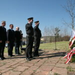 8. rocznica katastrofy smoleńskiej. Na kieleckiej Grabinie odbyły się miejskie uroczystości upamiętniające ofiary tej tragedii / Marzena Mąkosa / Radio Kielce