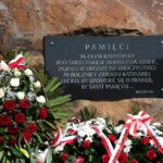 8. rocznica katastrofy smoleńskiej. Na kieleckiej Grabinie odbyły się miejskie uroczystości upamiętniające ofiary tej tragedii / Marzena Mąkosa / Radio Kielce