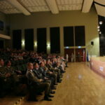 Wręczenie aktów mianowania na wyższe stopnie wojskowe oraz wręczenie medali „Za zasługi dla Obronności Kraju” dla weteranów walk z II wojny światowej. / Marzena Mąkosa / Radio Kielce