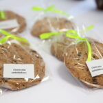 Dzień ludzi bezdomnych. Ciasteczka czekoladowe / Marzena Mąkosa / Radio Kielce